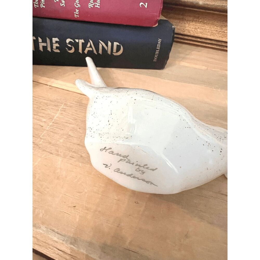 Fenton Hand Painted Speckled Custard Glass Long Tail Bird — Signed V. Anderson - Picture 2 of 6